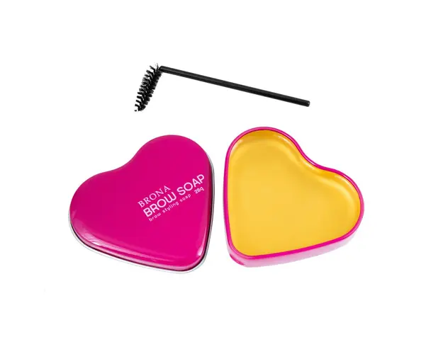 Sapun pentru stilizarea sprancenelor Brona