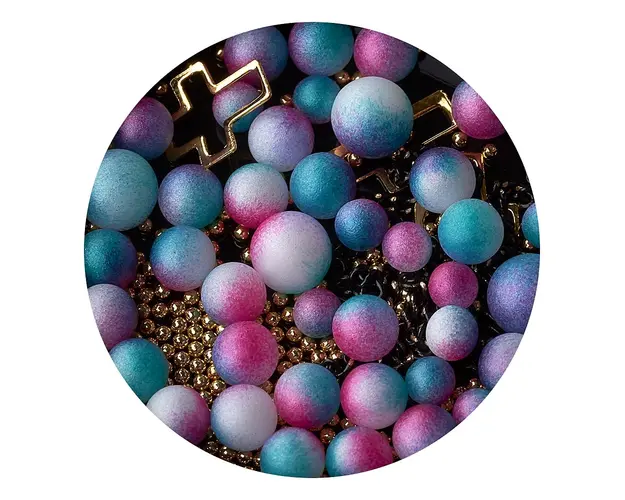 Decor unghii bilute color cu cruciulite