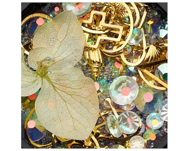 Ornamente mix cristale, perlute si floare pastel