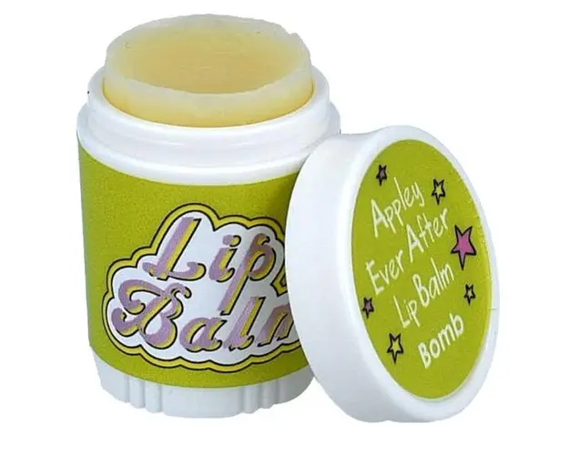 Balsam buze Appley Ever After nou, Bomb Cosmetics, 4.5 g
