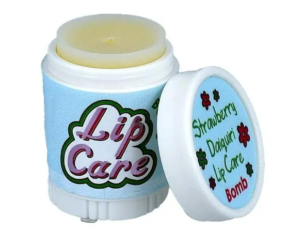 Balsam buze Strawberry Daiquiri nou, Bomb Cosmetics, 4.5 g