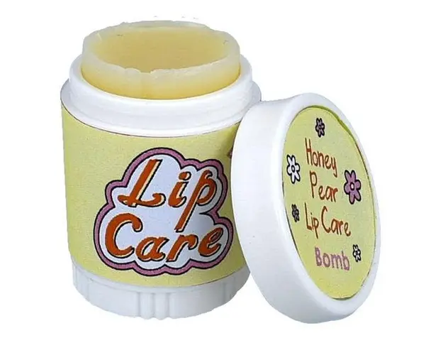 Balsam buze tratament Honey Pear nou, Bomb Cosmetics, 4.5 g