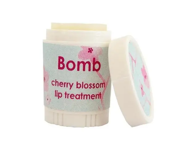 Balsam de buze tratament Cherry Blossom, Bomb Cosmetics, 4.5 g