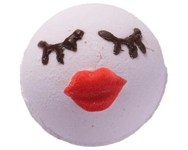 Bila efervescenta baie Truh or Bare Bomb Cosmetics 160 g