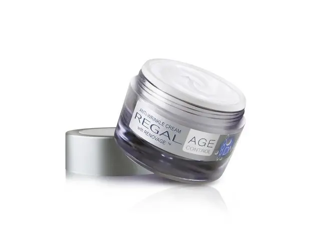 Crema antirid cu Renovage Regal Age Control Botox Efect 45 ml - Rosa Impex