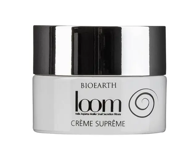 Crema Supreme Bio cu Melc si Hibiscus Bioearth, 50 ml