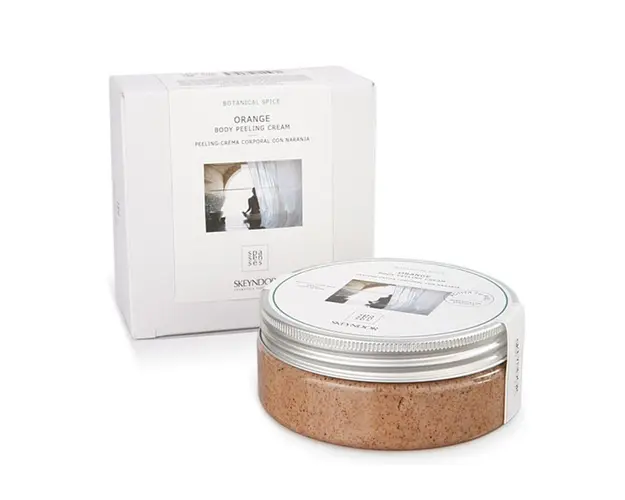 Exfoliant Corporal cu Portocale - Skeyndor Spa Senses Botanical Spice Orange Body Peeling Cream 200 ml