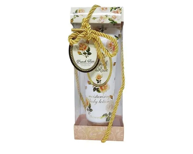 Lotiune florala French Rose, Village Cosmetics