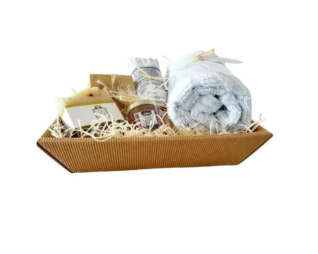 Pachet cadou &bdquo;Allepo Coffee Soap&bdquo; ( Sapun natural Allepo 200 gr + Sapun organic 120 gr + 2 x prosop fata si maini + 1 Miere 60 gr)