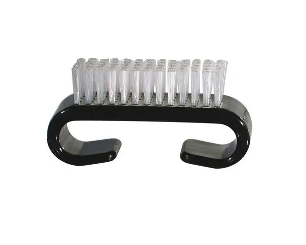 Periuta de maini si unghii, maner negru, par nylon, Koh-I-Noor, SC130N