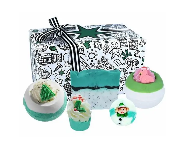 Set cadou A White Christmas, 4 x bile baie, 1 x sapun solid, Bomb Cosmetics