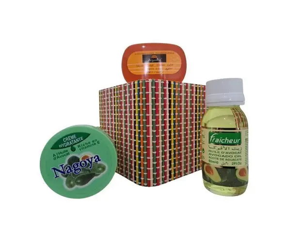 Set cadou cutie bambus crema cu ulei de avocado 100 ml, ulei avocado fraicheur 60 ml, sapun cu ulei de argan 40 gr