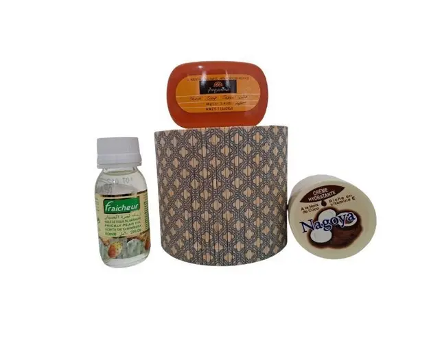 Set cadou cutie bambus crema cu ulei de nuca de cocos 100 ml, ulei de cactus fraicheur 60 ml, sapun cu ulei de argan 40 gr