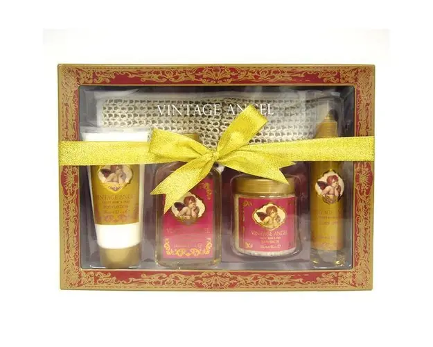 Set cadou gel de dus 240ml + lotiune de corp 180ml + spray crop 140ml + sare baie 300g Village Cosmetics