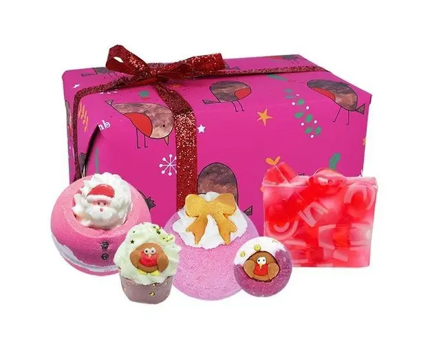 Set cadou It&#039;s Party Time 5 produse, bile de baie 2x160g + sare de baie 2x50g + sapun solid 100g, Bomb Cosmetics