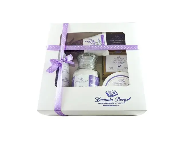 Set cadou Lavanda Story 1( apa florala, sare de baie, crema de corp, sampon solid,sapun, saculet) 850 gr.