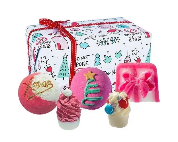 Set cadou No Peeking 5 produse, bile de baie 2x160, sare de baie 50g, sapun solid 100g, Bomb Cosmetics 