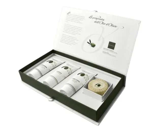 Set cadou Oroverde - 1 x Sampon 60 ml,1 x Gel de dus 60 ml, 1 x Crema de corp 60 ml si 1 x Sapun 30 g, cu extract de ulei de masline