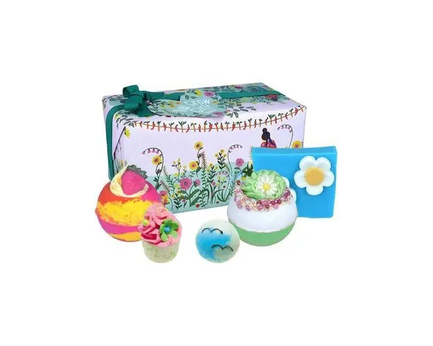 Set cadou You Grow Girl, 5 produse, 2 x bila baie 160 g, 1 x sare baie creamer 30 g, 1 x sare baie mallow, 1 x sapun solid 100 g, Bomb Cosmetics 