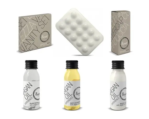 Set Cosmetice Easy cu Ulei Natural de Argan, 50 x Sampon 30 ml, 50 x Sapun 20 g, 50 x Crema Corp 30ml, 50 x Gel Dus 30 ml, 50 x Casca Dus, 50 x Vanity kit