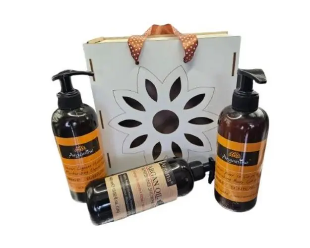 Set cutie lemn Lotiune de corp cu ulei de argan Arganine 400 ml, Gel de dus cu ulei de argan Argana 400 ml, Sapun lichid cu ulei de argan Arganine 400 ml