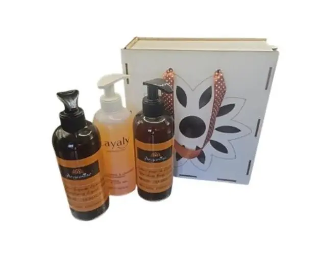 Set cutie lemn Lotiune de corp cu ulei de argan Arganine 400 ml, Gel de dus Layaly 400 ml, Sapun lichid cu ulei de argan Arganine 400 ml