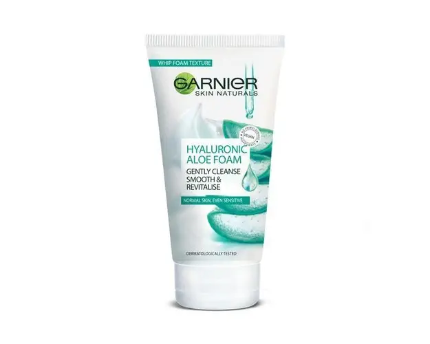 Spuma de curatare pentru fata, Skin Naturals Hyaluronic Aloe, Garnier, 150 ml