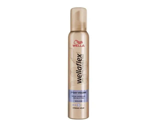 Spuma Pentru Volum cu Fixare Medie - Wella Wellaflex Mousse 2 Day Volume Strong Hold, 200 ml