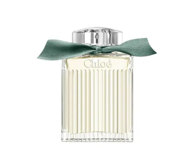 Signature rose naturelle intense refillable 100 ml