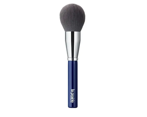 Loose powder brush 