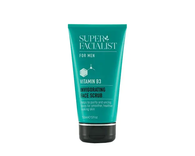 Men invigorating face scrub 150 ml