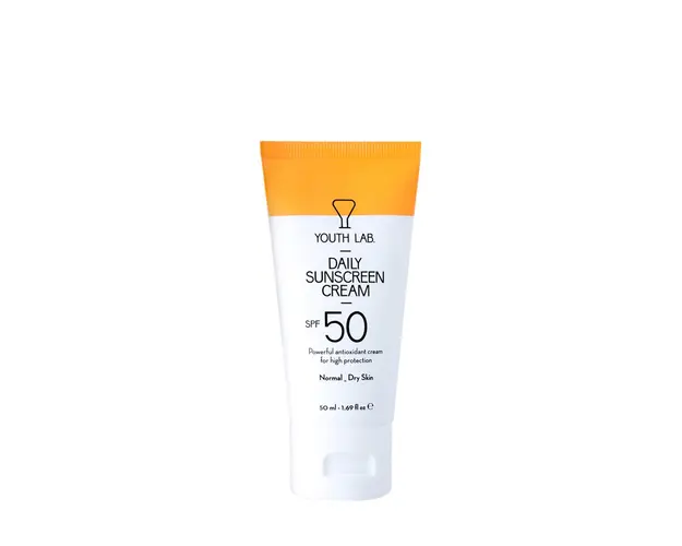 Daily sunscreen cream spf 50 - normal / dry skin 50 ml