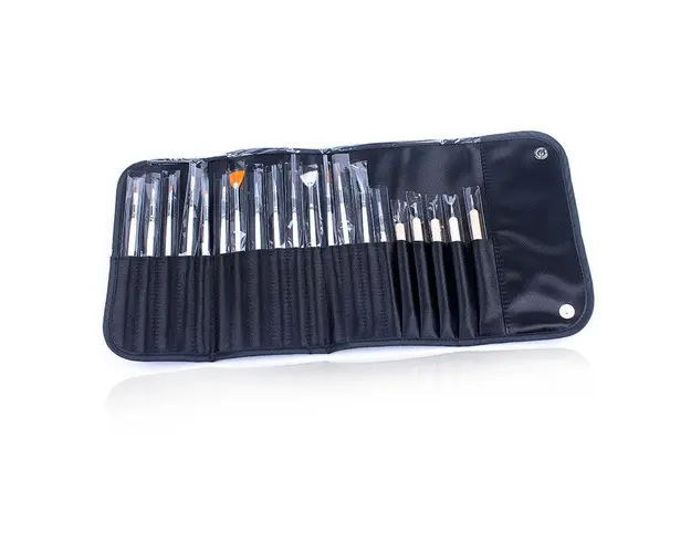 Set 15 pensule +5 punctatoare cu husa
