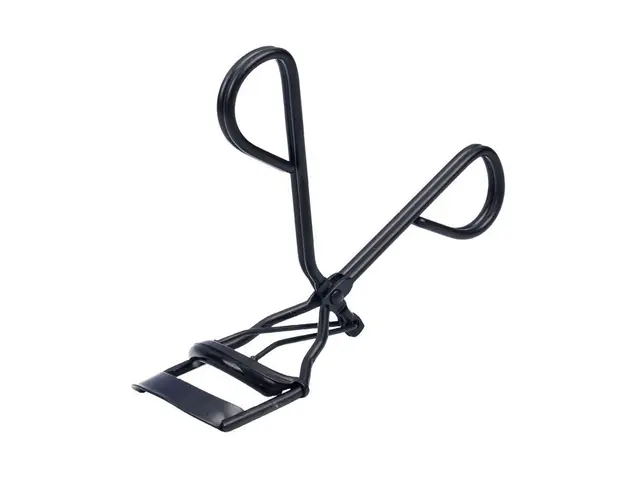 Cleste pentru curbarea genelor, Negru