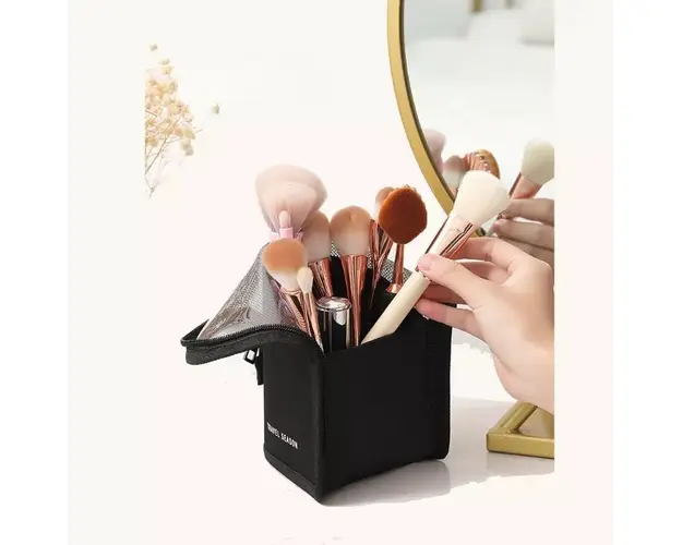 Geanta portabila cosmetica, Neagra