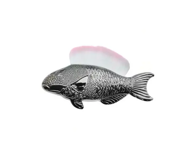 Pamatuf Unghii Model Peste Silver