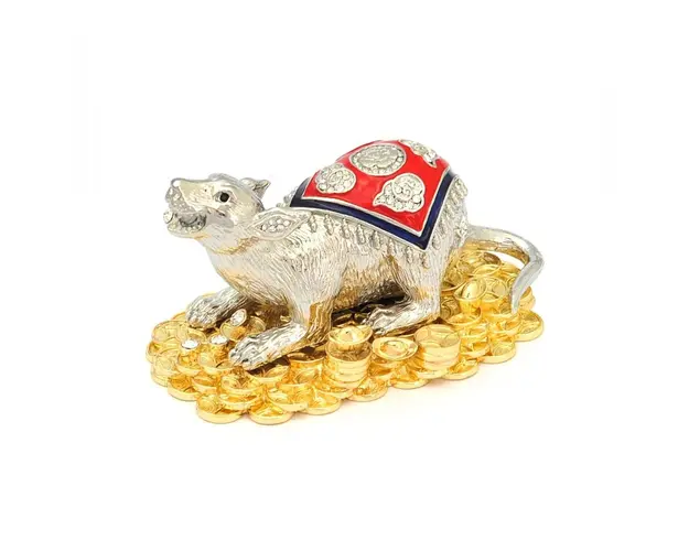 Statueta cu Mangusta Alba pe bani si pepite