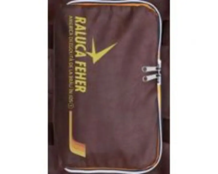 America dezgolita de la brau in jos 1 - Raluca Feher