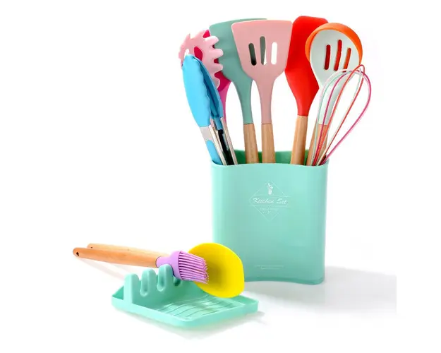 Set 13 ustensile de gatit din silicon, maner bambus, suport linguri
