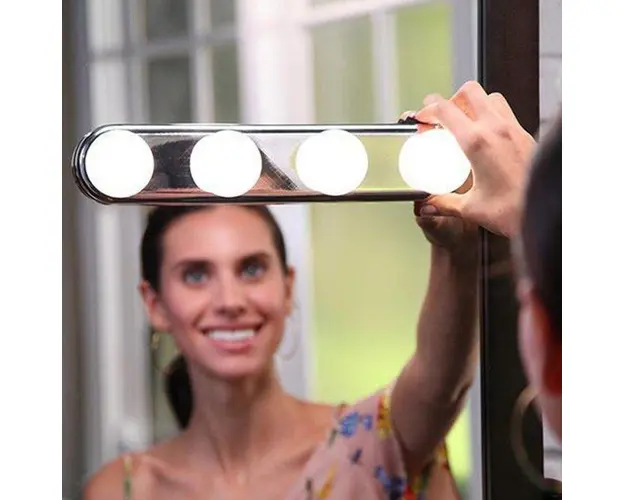 Suport luminos pentru oglinda Studio Glow, 4 becuri, Argintiu