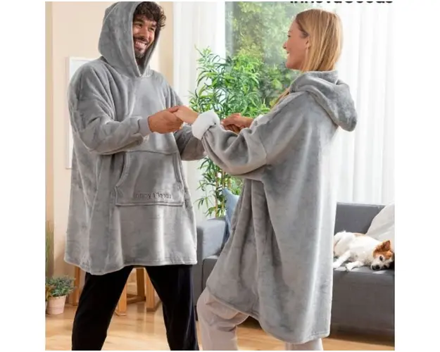 Patura-hanorac cu gluga, confortabila, calduroasa si pufoasa Huggle Hoodie