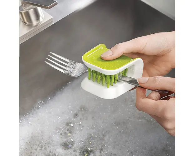 Perie pentru curatarea tacamurilor din bucatarie