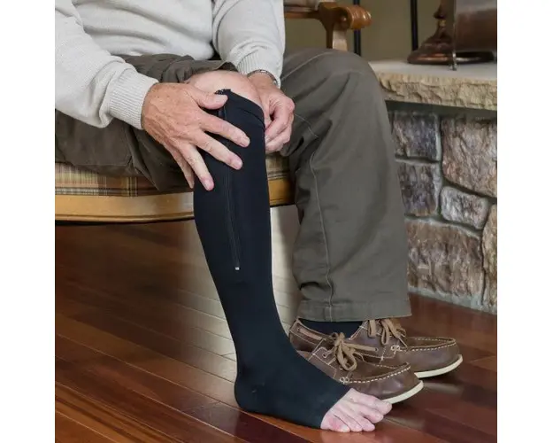 Sosete cu efect compresiv ZIP SOX, ajuta la circulatia sanguina in picioare