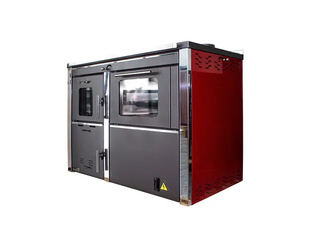 Termosemineu FORNELLO STAR Red 34 kw pe combustibil solid ( lemn,carbune,bricheti ) ce se poate utiliza atat pentru incalzirea locuintelor, cat si pentru gatit (este prevazuta cu plita si cuptor pentru gatit) si este echipat cu pompa de circulatie