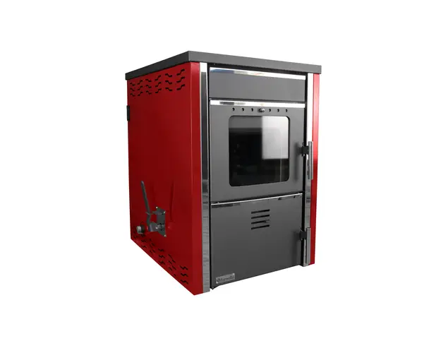 Termosemineu pe lemne FORNELLO TOROS 29 kw pe combustibil solid ( lemn,carbune,bricheti ) ce se poate utiliza atat pentru incalzirea locuintelor, cat si pentru gatit (este prevazuta cu plita) si este echipat cu pompa de circulatie