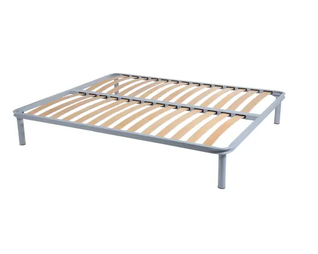 Somiera de pat cu picioare, metal si lemn stratificat, 200x200