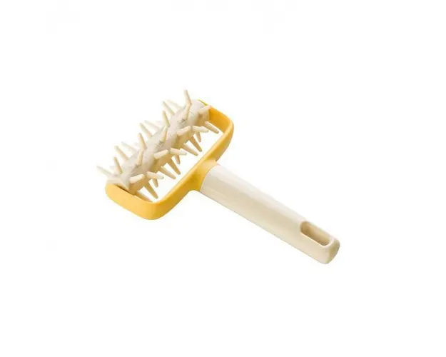 Rola pentru perforat aluatul Delicia, Tescoma, 18 x 11 cm, plastic, bej/galben