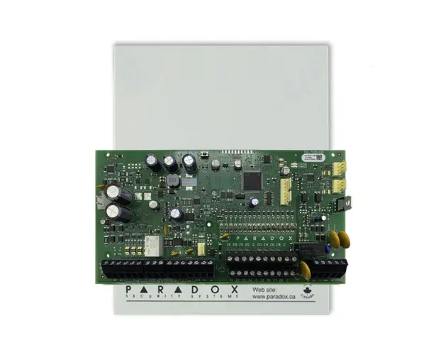 Centrala alarma antiefractie Paradox Spectra SP7000+, carcasa metalica cu traf, 16 zone, 2 partitii