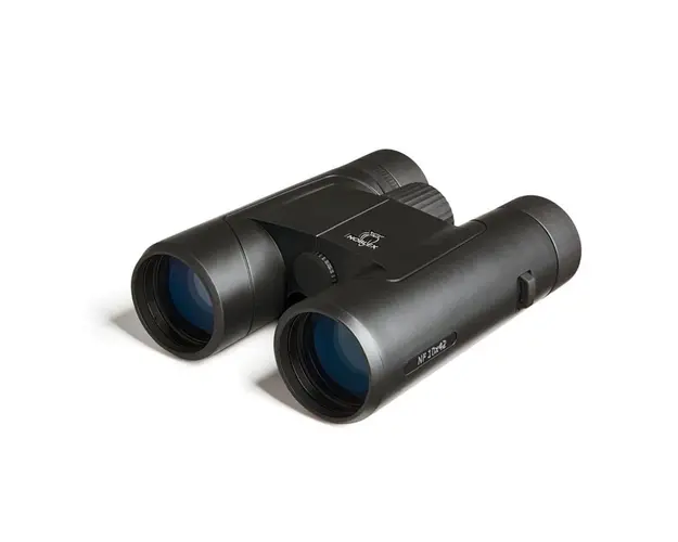 Binoclu Noblex Inception 10x42