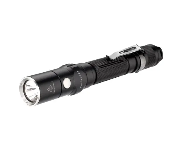 Lanterna profesionala Fenix LD22 2015, 300 lumeni, 120 m